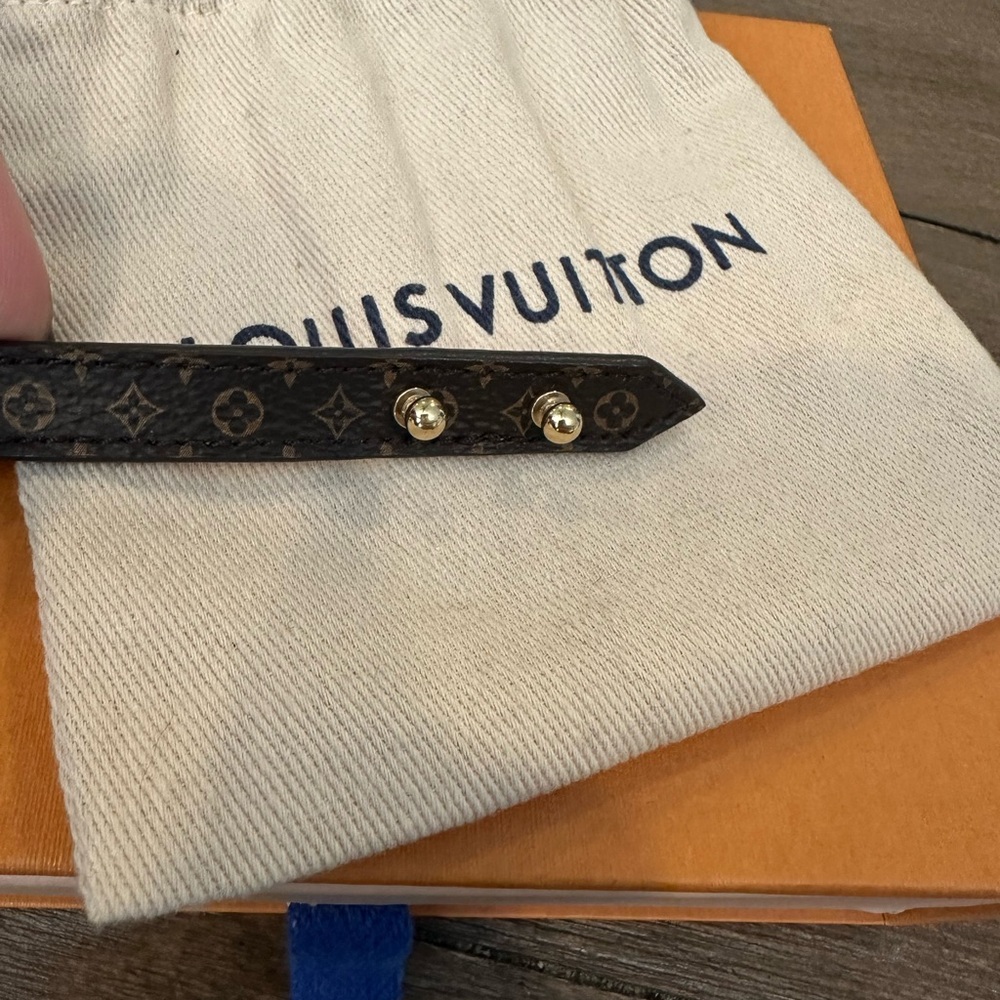 Louis Vuitton Leather Bracelet Logo Statement Piece - Picture 5 of 10